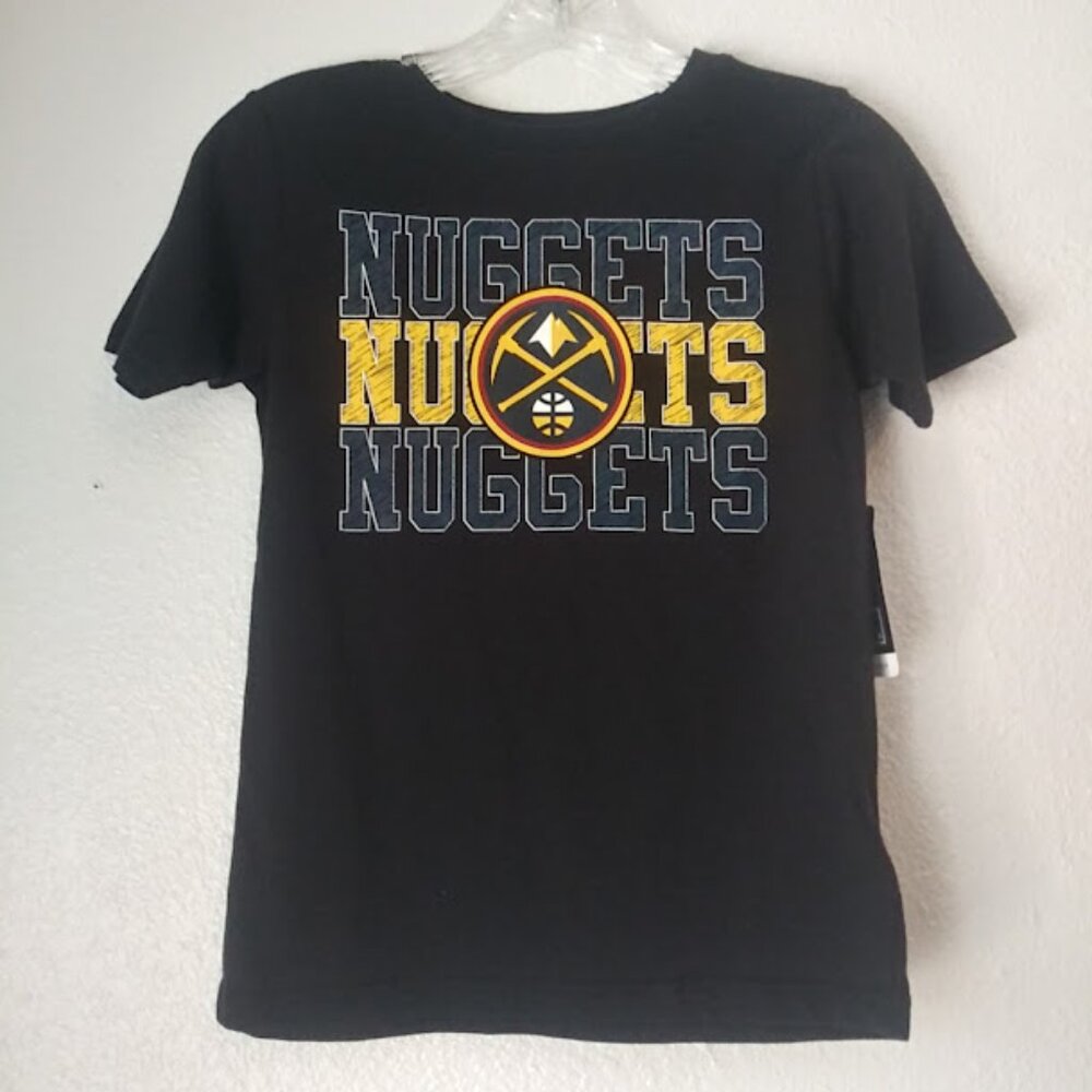 NBA boy's size S 6/7 black, yellow and white Nuggets T-shirt